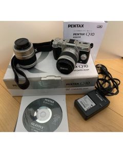 PENTAX Q10 strap, charger, battery, manual Tested from Japan Used